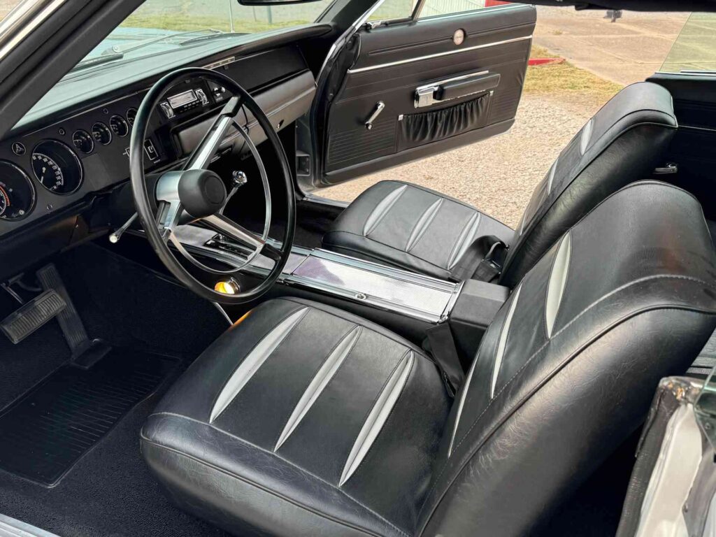1968 Dodge Charger R/T Hemi Silver Survivor
