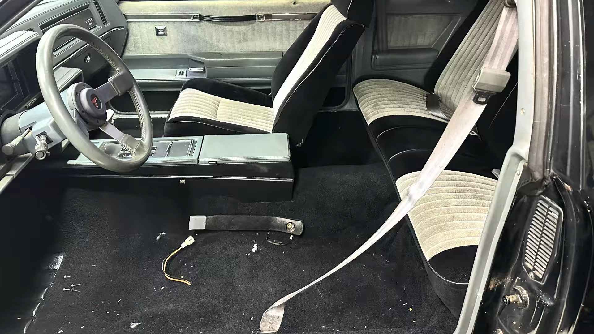 Abandoned 1986 Buick Grand National Rescued After 31 Years in Pennsylvania Garage