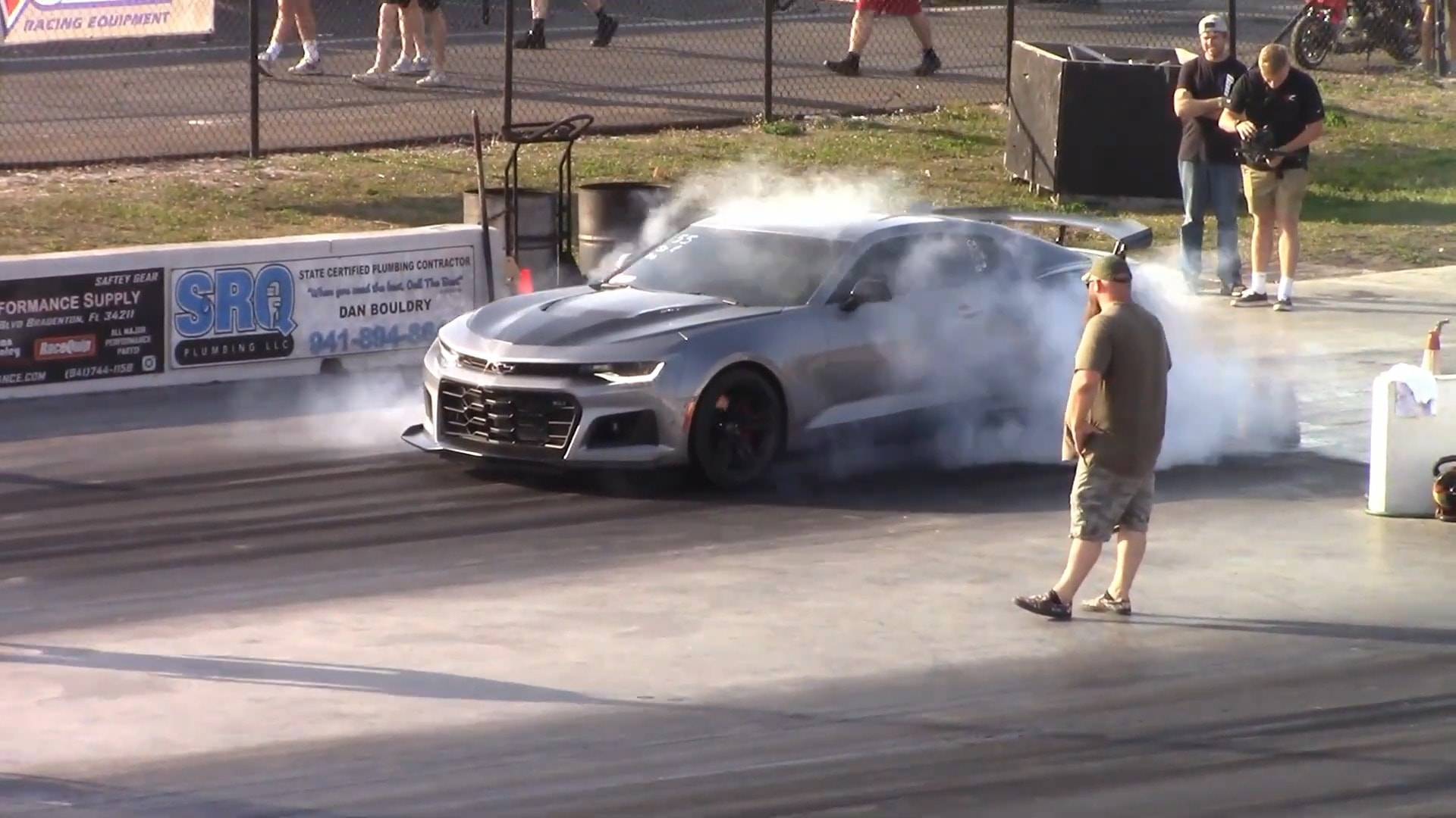 Nissan GT-R R35 vs Chevrolet Camaro ZL1 1LE Drag Race