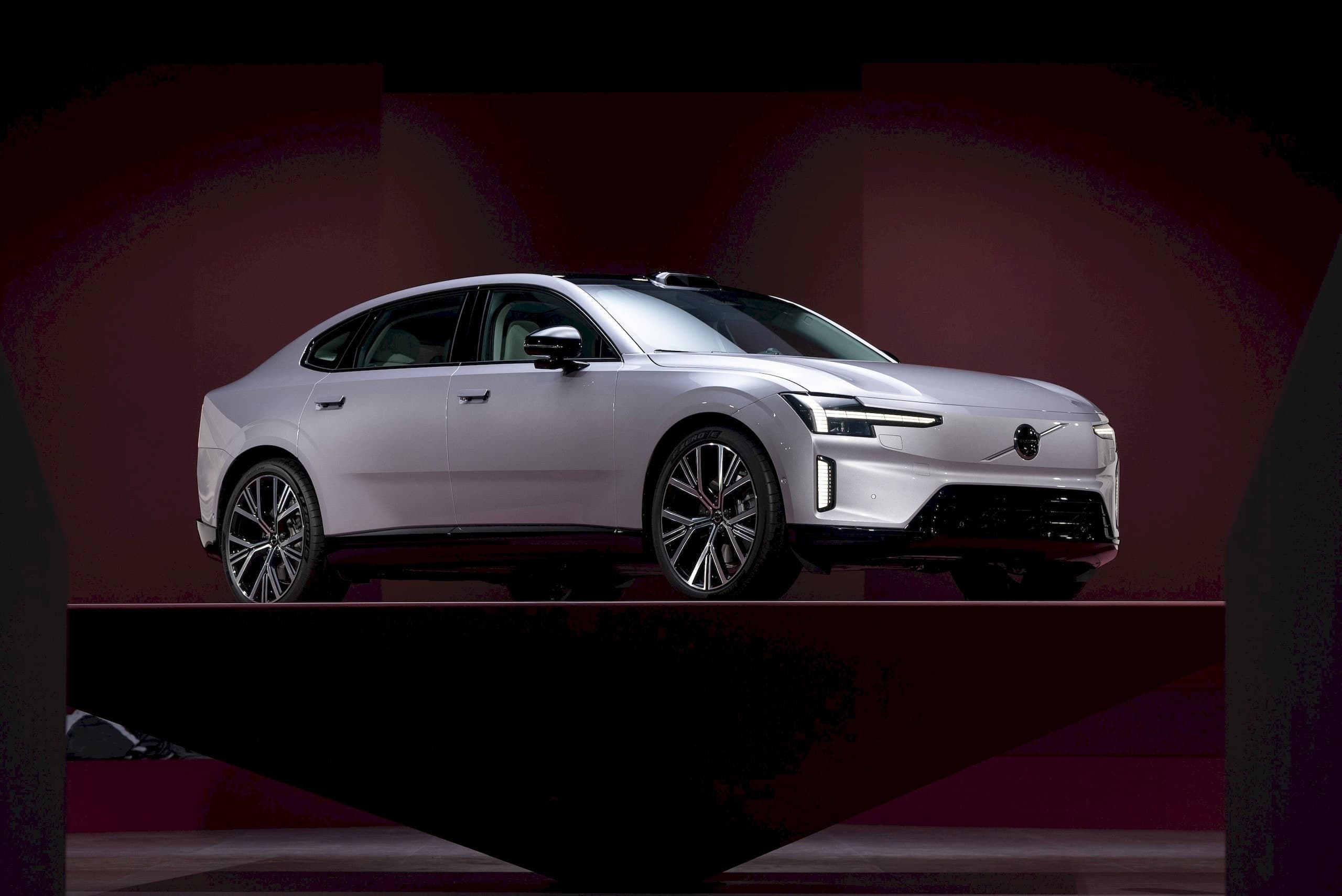Volvo to Launch Electric Sedan and Wagon in US by 2028